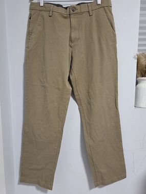 Dockers Stright Fit  Men's Tan Chino Pants - Classic Fit